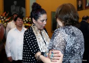 Daniel y Rosario rinden homenaje al Padre Miguel D'Escoto