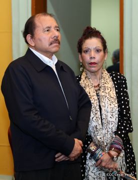 Daniel y Rosario rinden homenaje al Padre Miguel D'Escoto