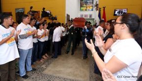Daniel y Rosario rinden homenaje al Padre Miguel D'Escoto