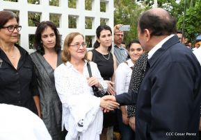 Daniel y Rosario rinden homenaje al Padre Miguel D'Escoto