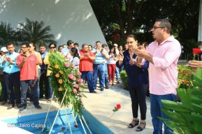 "Una flor para Carlos"