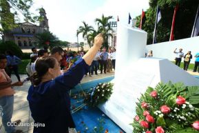 "Una flor para Carlos"