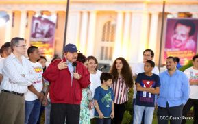 Daniel y Rosario en acto central del natalicio del Comandante Carlos Fonseca Amador