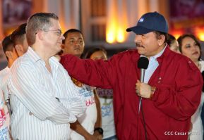 Daniel y Rosario en acto central del natalicio del Comandante Carlos Fonseca Amador