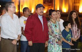 Daniel y Rosario en acto central del natalicio del Comandante Carlos Fonseca Amador