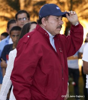 Daniel y Rosario en acto central del natalicio del Comandante Carlos Fonseca Amador
