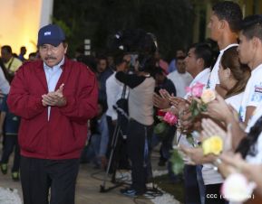 Daniel y Rosario en acto central del natalicio del Comandante Carlos Fonseca Amador