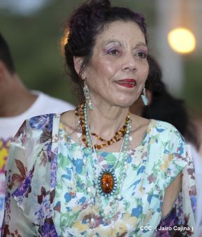 Daniel y Rosario en acto central del natalicio del Comandante Carlos Fonseca Amador