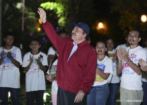 Daniel y Rosario en acto central del natalicio del Comandante Carlos Fonseca Amador