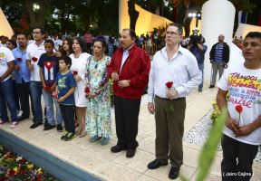 Daniel y Rosario en acto central del natalicio del Comandante Carlos Fonseca Amador