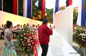 Daniel y Rosario en acto central del natalicio del Comandante Carlos Fonseca Amador
