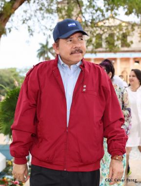 Daniel y Rosario en acto central del natalicio del Comandante Carlos Fonseca Amador