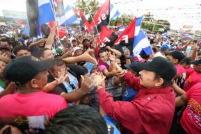 Daniel y Rosario junto al pueblo celebran 38 años del Repliegue a Masaya