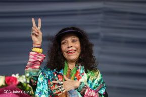 Daniel y Rosario junto al pueblo celebran 38 años del Repliegue a Masaya