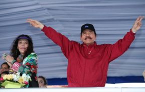 Daniel y Rosario junto al pueblo celebran 38 años del Repliegue a Masaya