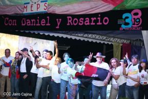 Daniel y Rosario junto al pueblo celebran 38 años del Repliegue a Masaya
