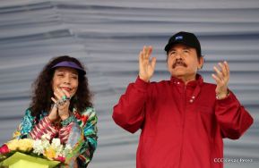 Daniel y Rosario junto al pueblo celebran 38 años del Repliegue a Masaya
