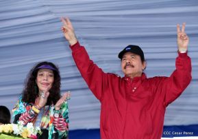 Daniel y Rosario junto al pueblo celebran 38 años del Repliegue a Masaya