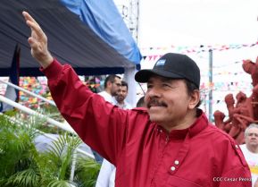 Daniel y Rosario junto al pueblo celebran 38 años del Repliegue a Masaya