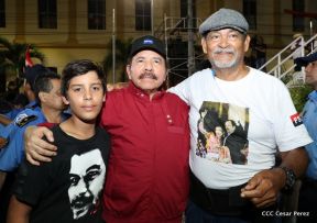 Daniel y Rosario junto al pueblo celebran 38 años del Repliegue a Masaya