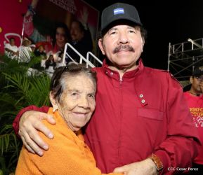 Daniel y Rosario junto al pueblo celebran 38 años del Repliegue a Masaya