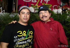 Daniel y Rosario junto al pueblo celebran 38 años del Repliegue a Masaya