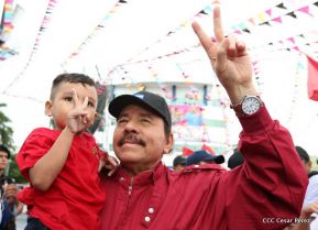 Daniel y Rosario junto al pueblo celebran 38 años del Repliegue a Masaya