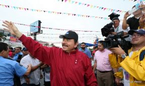 Daniel y Rosario junto al pueblo celebran 38 años del Repliegue a Masaya