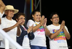 Daniel y Rosario junto al pueblo celebran 38 años del Repliegue a Masaya