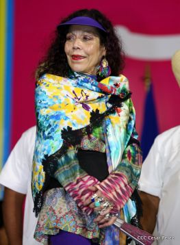 Daniel y Rosario junto al pueblo celebran 38 años del Repliegue a Masaya