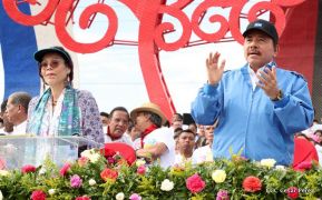 Rosario y Daniel celebran junto al pueblo 38 años de Revolución