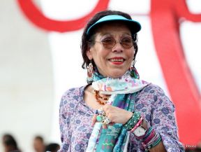 Rosario y Daniel celebran junto al pueblo 38 años de Revolución