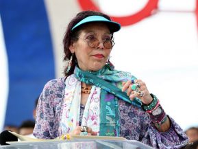 Rosario y Daniel celebran junto al pueblo 38 años de Revolución