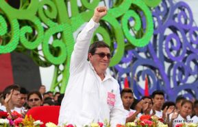 Rosario y Daniel celebran junto al pueblo 38 años de Revolución