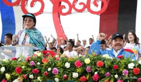 Rosario y Daniel celebran junto al pueblo 38 años de Revolución