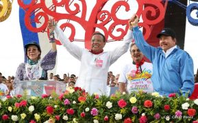 Rosario y Daniel celebran junto al pueblo 38 años de Revolución