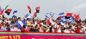 Rosario y Daniel celebran junto al pueblo 38 años de Revolución