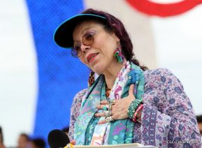 Rosario y Daniel celebran junto al pueblo 38 años de Revolución