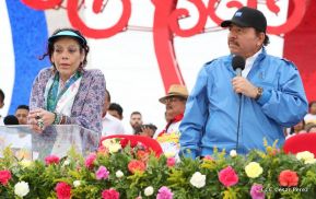 Rosario y Daniel celebran junto al pueblo 38 años de Revolución