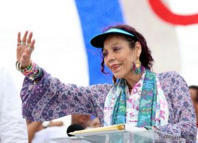 Rosario y Daniel celebran junto al pueblo 38 años de Revolución