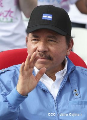 Rosario y Daniel celebran junto al pueblo 38 años de Revolución