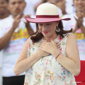 Rosario y Daniel celebran junto al pueblo 38 años de Revolución