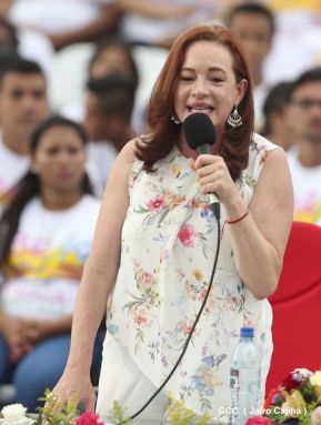 Rosario y Daniel celebran junto al pueblo 38 años de Revolución