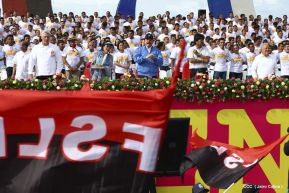 Rosario y Daniel celebran junto al pueblo 38 años de Revolución
