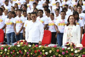 Rosario y Daniel celebran junto al pueblo 38 años de Revolución
