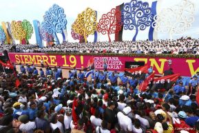 Rosario y Daniel celebran junto al pueblo 38 años de Revolución