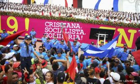 Rosario y Daniel celebran junto al pueblo 38 años de Revolución