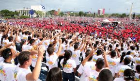 Rosario y Daniel celebran junto al pueblo 38 años de Revolución