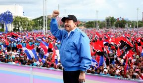 Rosario y Daniel celebran junto al pueblo 38 años de Revolución