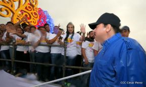 Rosario y Daniel celebran junto al pueblo 38 años de Revolución